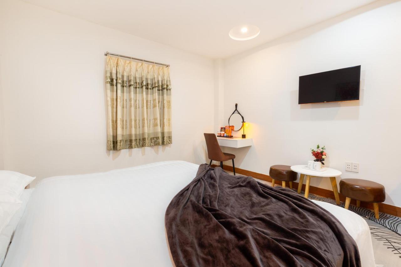 Labar Hotel Saigon Хошимин Екстериор снимка